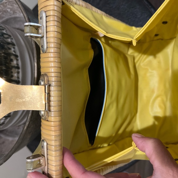 Elegant Tan Woven Handbag - Picture 2 of 2